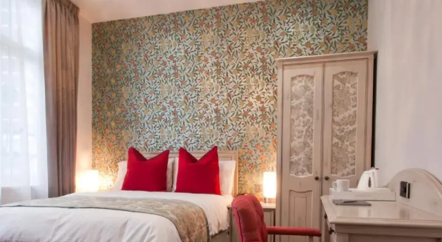 Трёхместный номер Standard W12 Rooms