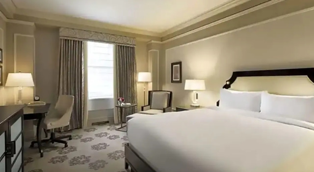 Номер Deluxe с видом на город Fairmont Hotel Vancouver