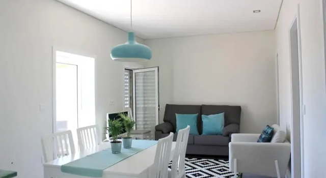 House with 2 Bedrooms in Requião, with Shared Pool, Terrace And Wifi, Забронировать Дом для отпуска Виллы Вила-Нова-ди-Фамаликан, Вилла