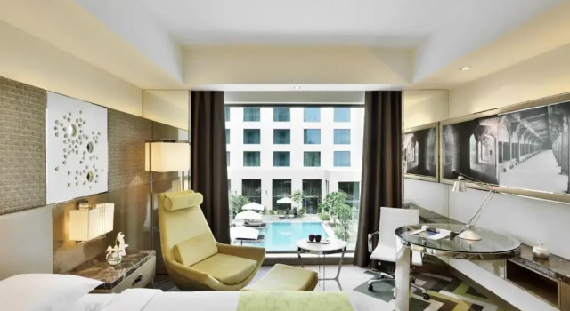 Номер Standard с видом на бассейн Courtyard by Marriott Agra