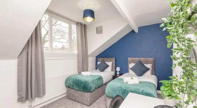 Коттедж Leeds 4-bed House - Sleeps 9, Free Parking & Wifi
