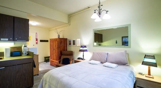 Mt Baker Lodging Condo 77 - Sleeps 2, Buchen Sie Ferienwohnung Hotels in Glacier mit Parkplatz, Parkplätze