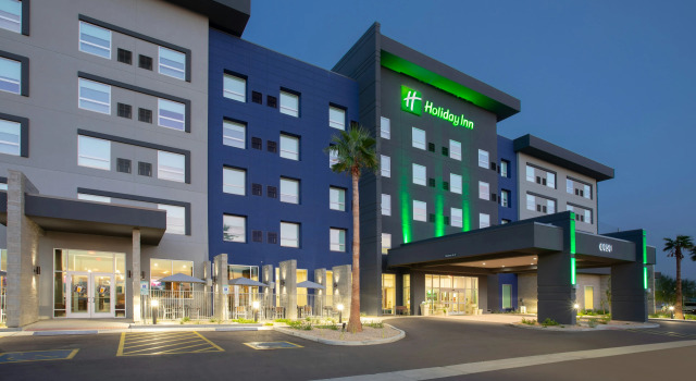 Holiday Inn Glendale - Stadium & Ent Dist by IHG, Забронировать Отель Глендейл Phoenix Metropolitan Area, рядом с Развлекательный центр Westgate