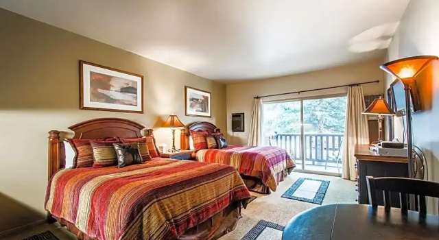Люкс Standard Prospector Accommodations by All Seasons Resort Lodging