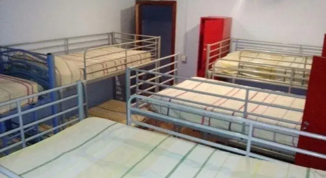Residencia Málaga Backpackers, Забронировать Отель Карретера-де-Кадис Малага, рядом с Здание Табакалера
