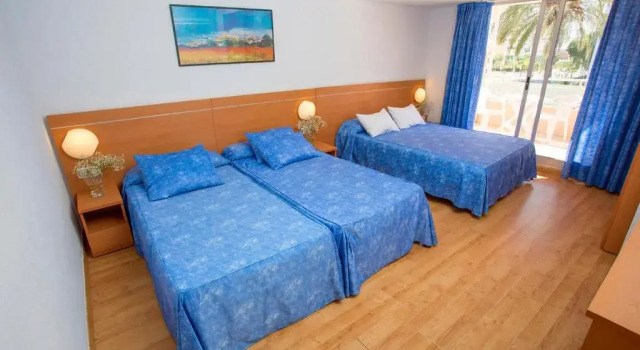 Четырёхместный номер Standard Gandia Playa