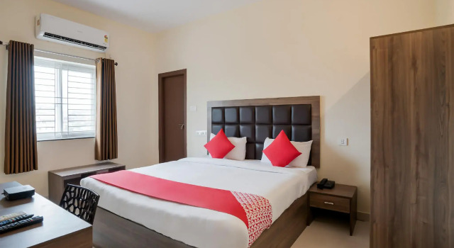 OYO 28637 Gokul Grand