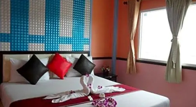 รักกันรีสอร์ท1, Rezervovat Hotel Hotely v Central Thailand s parkováním, Parkování