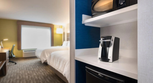 Четырёхместный номер Standard Holiday Inn Express & Suites Salem North - Keizer by IHG