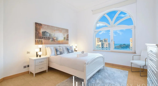 Апартаменты LUX The Shoreline Penthouse Suite