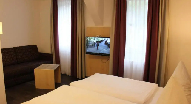 Hotel-Gasthaus-Kraft, Забронировать Отель Отели Шауэнбург с парковкой, Парковка