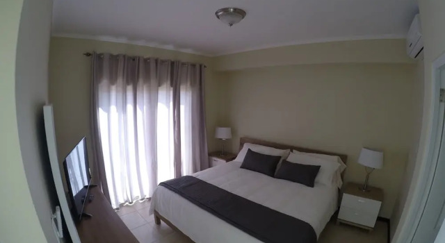 Gold Coast - Beautiful 2 Bedroom Town House, Rezerwuj Hotel Noord Aruba