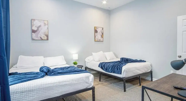 Коттедж Experience Convenience w/ 4br/3ba Near Alamodome