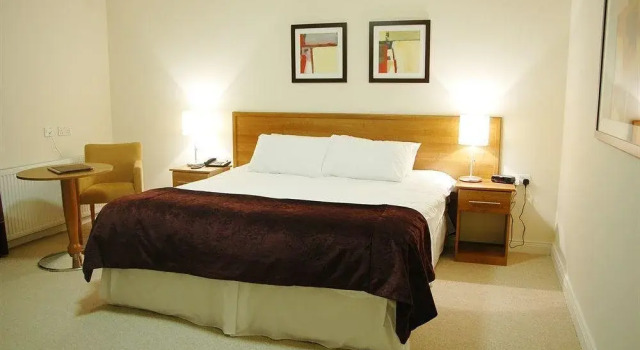 Moycarn Lodge & Marina, Prenota Hotel  