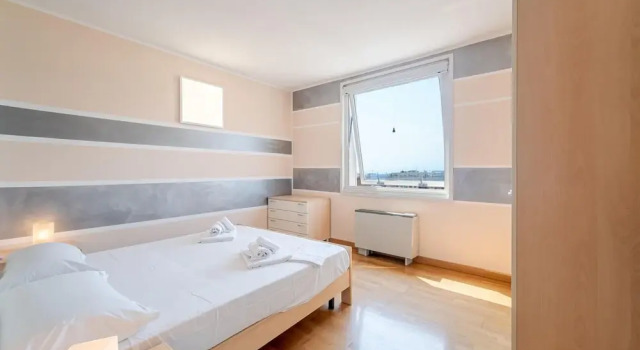 Awesome Apartment in Genova With 1 Bedrooms and Wifi, Забронировать Апартаменты/квартира Отели Генуи с парковкой, Парковка