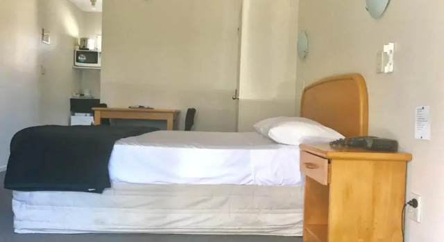 Студия Rayland Epsom Motel