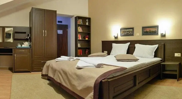 Family Hotel Balkanci, Rezerwuj Hotel Uzana Gabrowo