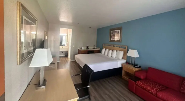 Двухместный люкс Days Inn by Wyndham Rocklin/Sacramento