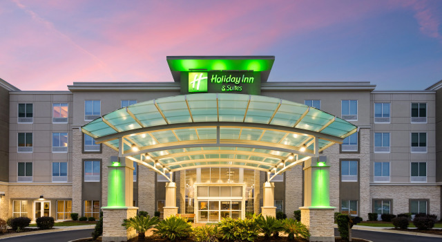 Holiday Inn & Suites Savannah Airport - Pooler by IHG, Varaa Hotelli Pooler Savannah, lähellä Frames n' Games