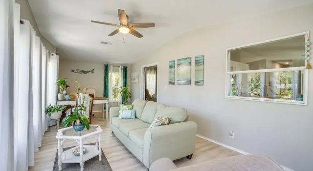 Коттедж Tee Off & Soak Up Sun! Airy Englewood Gem w/ Yard
