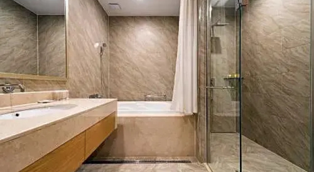 Полулюкс GoldRiver Hotel
