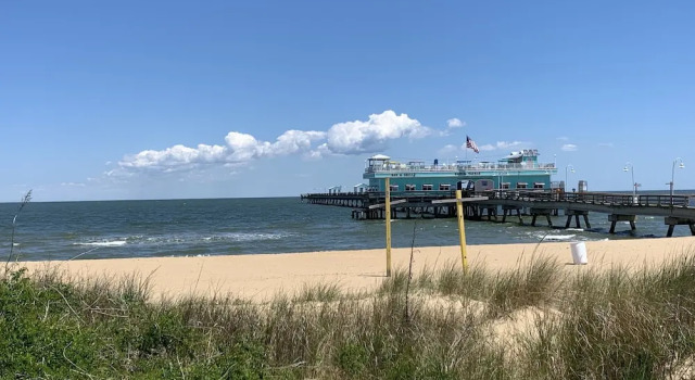 Коттедж с 2 комнатами Cozy Historic Beach House In Ocean View 2 Bedroom Cottage by RedAwning