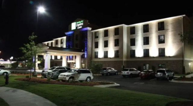Люкс Holiday Inn Express & Suites - Huntsville Airport by IHG