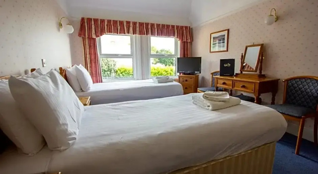 Номер Standard Channel View Hotel