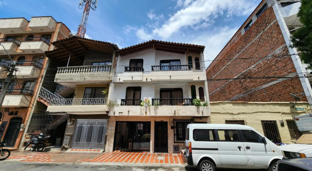 confortable apartamento en envigado muy central wifi de 300 megas, Забронировать Апартаменты/квартира Отели в центре Энвигадo, в центре