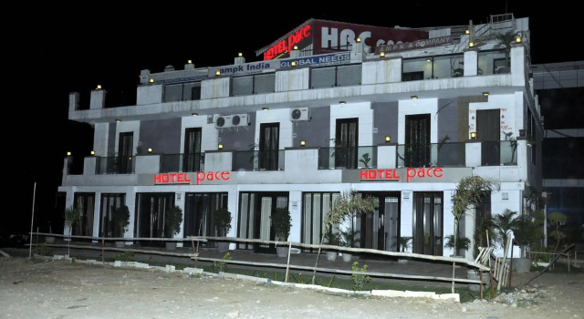 Hotel Pace, Забронировать Отель Гургаон 