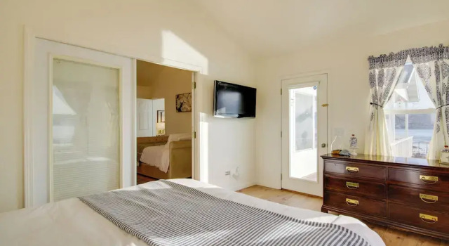 Lake View Cottage Lake Ozarks Getaway, Prenota Casa vacanze Hotel a Missouri con parcheggio, Parcheggio