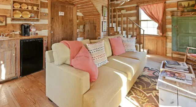 Ab Butler - Both Suites 2 Bedroom Cabin by RedAwning, Reserva ahora Casa o chalet Villas en Albert, Villa