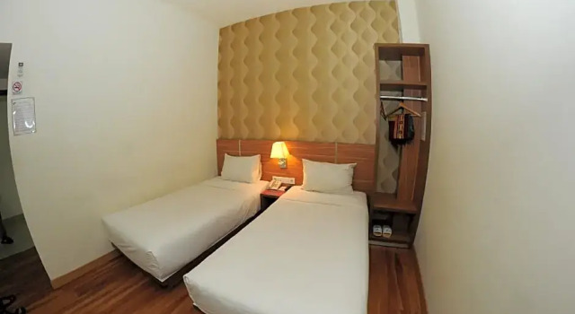Tanjung Karang Hotel, Book Hotel Hotels in Sumatra with Breakfast, Breakfasts