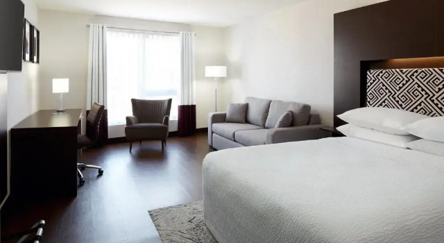 Двухместный номер Традиционный Four Points by Sheraton Lévis Convention Centre