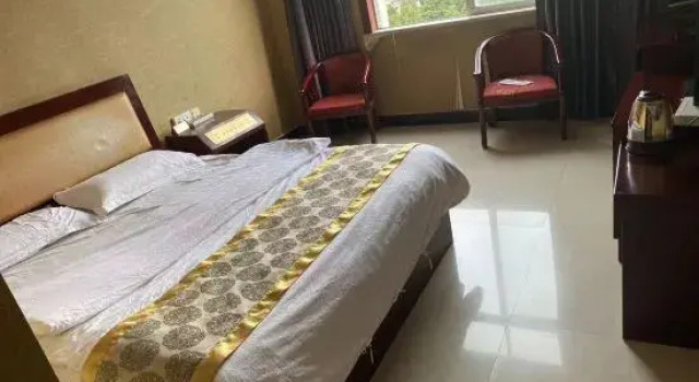 Jiangdong Hotel