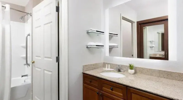 Двухместный люкс Courtyard by Marriott Potomac Mills Woodbridge