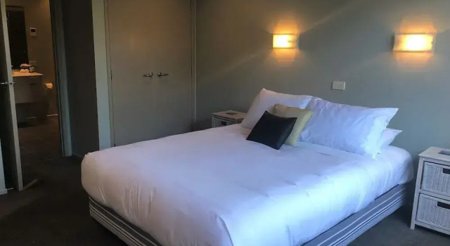 A Hop, Skip & Jump to The Lake, Buchen Sie Hotel Taupo 