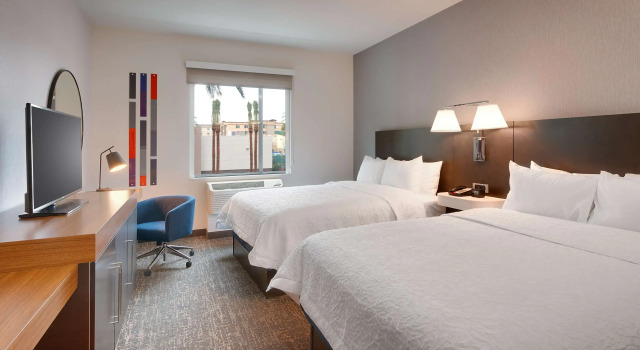 Hampton Inn  & Suites Anaheim Resort Convention Center