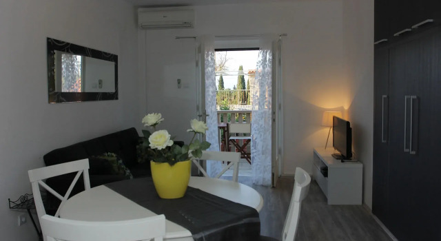 Holiday house Silvia - open pool: Supetar, Island Brac