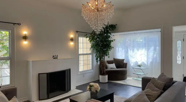 Contemporary 5 bed- 4 bath Beverly Hills Home