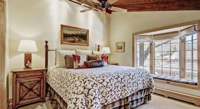 3 BR Condo at The Lodge at Vail w/ Pool, Hot Tub by RedAwning - Save 20% on 7+ Nights!