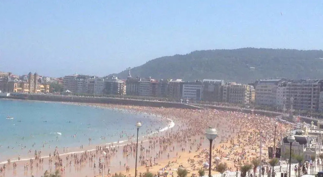 SEAFRONT LUXURY STUDIO - by SanSebastianApartments.es, Rezerwuj Apartament Hotele w Baskonia z parkingiem, Parking