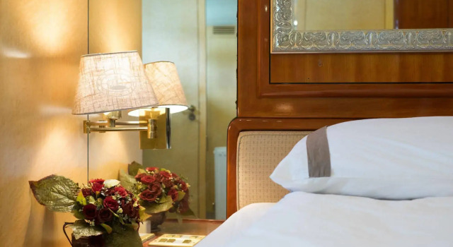 Christina Onassis Yachthotel, Забронировать Отель Отели Роттердама с завтраком, рядом с Рейнхафен, Завтраки