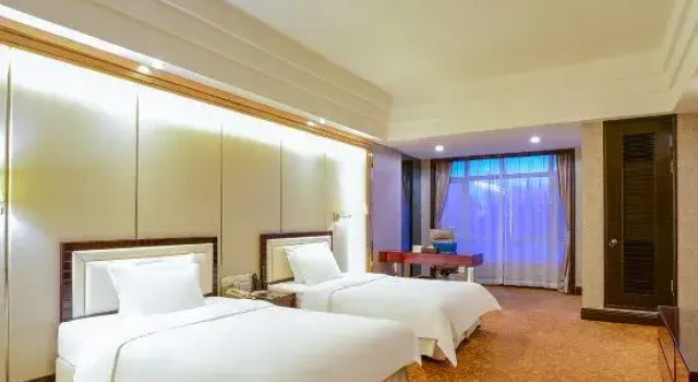 Семейный люкс Country Garden Phoenix Hotel Tongliao