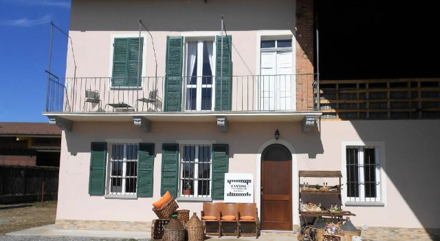 Cantine Cinematografiche, Buchen Sie Hotel Cherasco Langhe