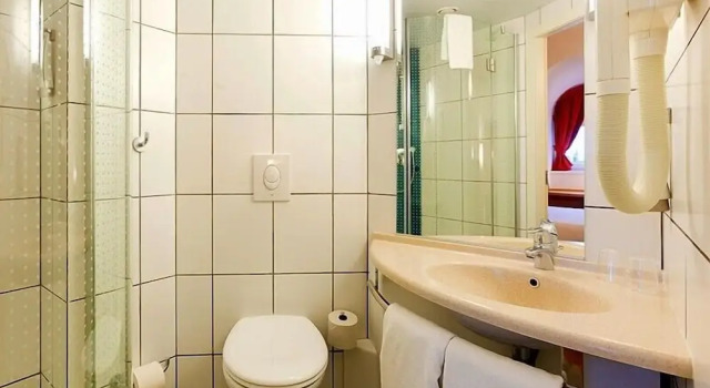Standard Double room Sarawan Hotel