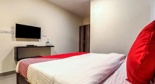 Capital O 13869 Hotel Saharsh Grand, Rezerwuj Hotel Kondapur 