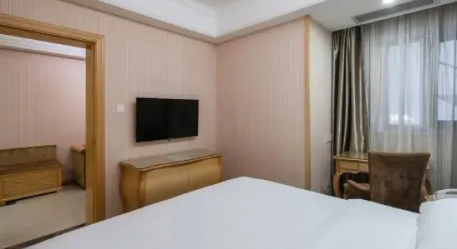 Люкс Deluxe Vienna International Jinqiao Industrial Park