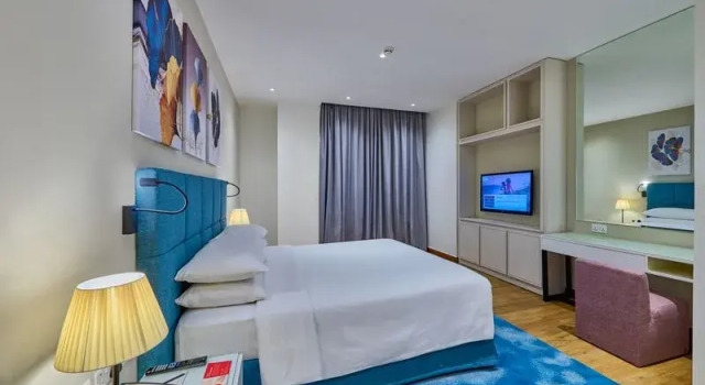 Двухместный люкс c 1 комнатой с балконом и с частичным видом на море Ramada Hotel, Suites and Apartments by Wyndham Dubai JBR