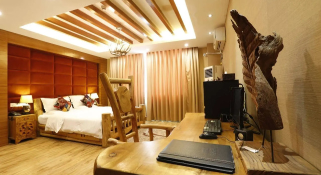 Pufengtang Wooden Art Hotel, Boek Hotel Hotels in Guangdong met parkeren, Parkeren